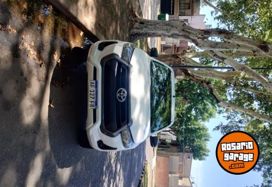 Camionetas - Toyota Hilux SR 2021 Diesel 99550Km - En Venta