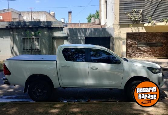 Camionetas - Toyota Hilux SR 2021 Diesel 99550Km - En Venta