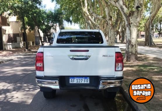 Camionetas - Toyota Hilux SR 2021 Diesel 99550Km - En Venta