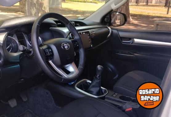 Camionetas - Toyota Hilux SR 2021 Diesel 99550Km - En Venta