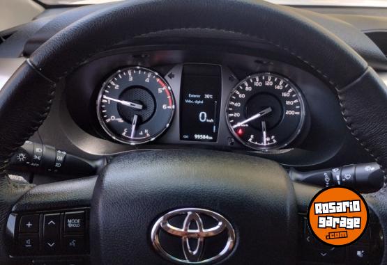 Camionetas - Toyota Hilux SR 2021 Diesel 99550Km - En Venta