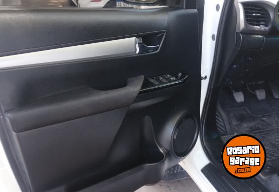 Camionetas - Toyota Hilux SR 2021 Diesel 99550Km - En Venta