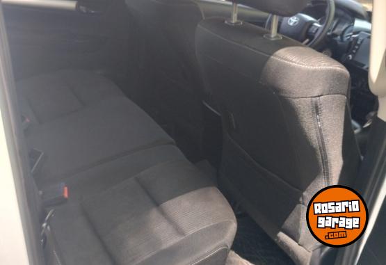 Camionetas - Toyota Hilux SR 2021 Diesel 99550Km - En Venta
