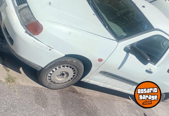 Utilitarios - Volkswagen CADDY 2000 Diesel 232468Km - En Venta