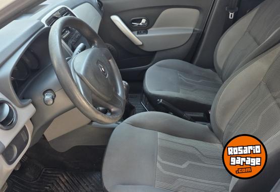 Autos - Renault Logan 2015 Nafta 70000Km - En Venta