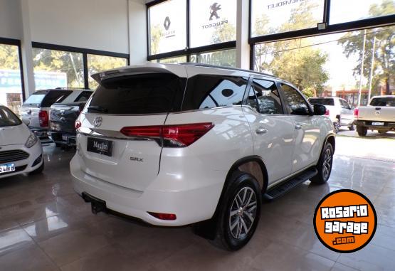 Camionetas - Toyota SW4 2.8 Srx 4x4 7as At 2016 Diesel 180000Km - En Venta