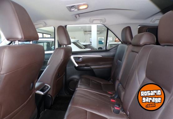 Camionetas - Toyota SW4 2.8 Srx 4x4 7as At 2016 Diesel 180000Km - En Venta