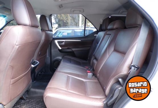 Camionetas - Toyota SW4 2.8 Srx  4x4 7as At 2016 Diesel 181000Km - En Venta