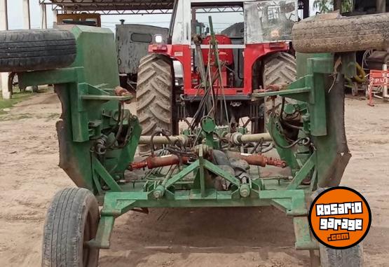 Camiones y Gr�as - Tractor Massey Ferguson y Desmalezadora - En Venta
