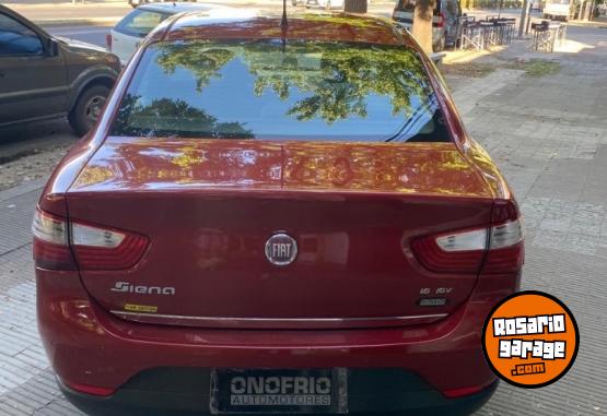 Autos - Fiat Grand siena 2016 Nafta 130000Km - En Venta