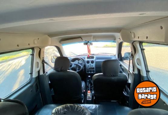 Utilitarios - Peugeot Parner 2017 Diesel 179000Km - En Venta