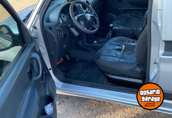 Utilitarios - Peugeot Parner 2017 Diesel 179000Km - En Venta