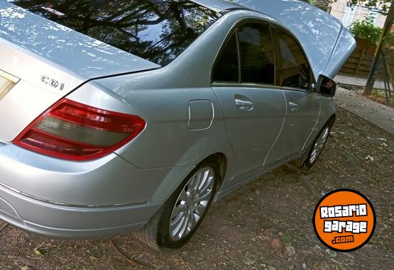 Autos - Mercedes Benz c220 2009 Diesel 260000Km - En Venta