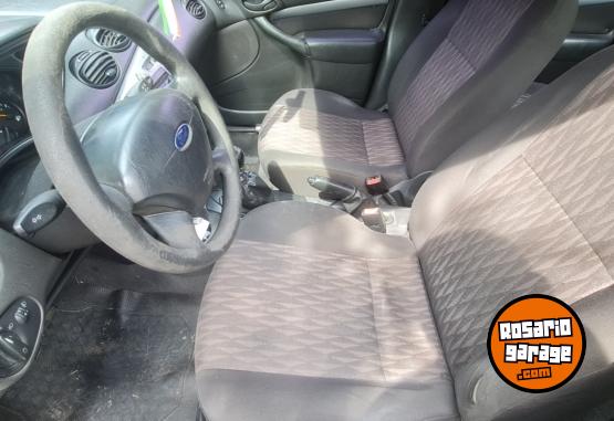 Autos - Ford Focus edge 4 puertas 2006 Diesel 243000Km - En Venta