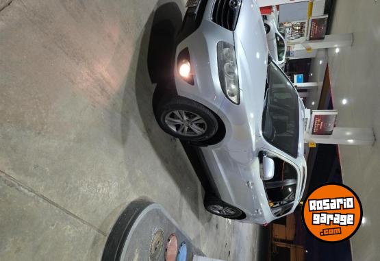 Camionetas - Hyundai Santa Fe 2011 Diesel 217000Km - En Venta