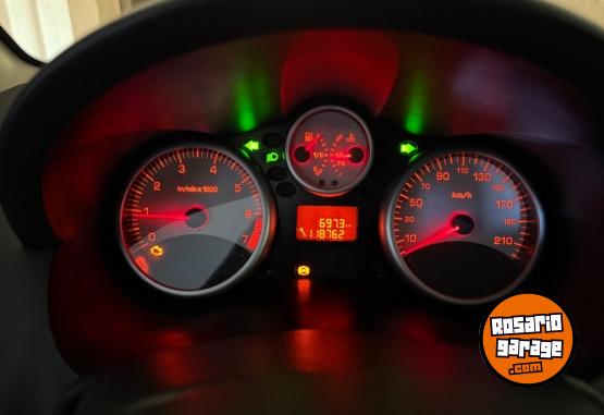 Autos - Peugeot 207 2008 Nafta 118000Km - En Venta