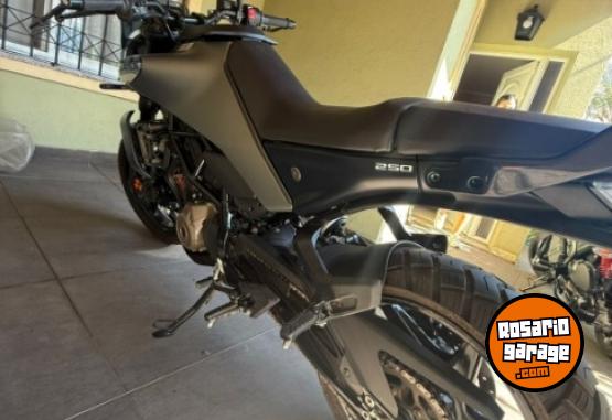 Motos - Husqvarna 250cc 2025 Nafta 3900Km - En Venta