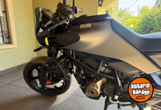 Motos - Husqvarna 250cc 2025 Nafta 3900Km - En Venta