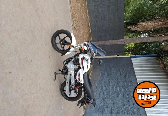 Motos - Bajaj Boxer 2023 Nafta 3400Km - En Venta