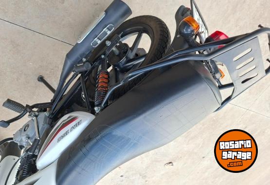 Motos - Bajaj Boxer 2023 Nafta 3400Km - En Venta