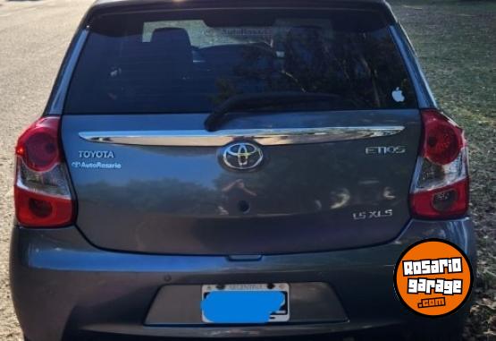 Autos - Toyota Etios 2015 Nafta 100000Km - En Venta