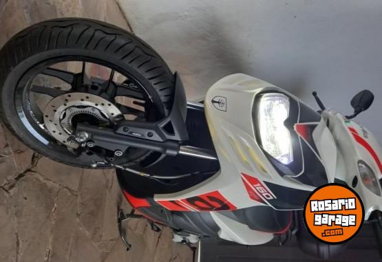 Motos - Aprilia SR 160 2023 Nafta 2500Km - En Venta