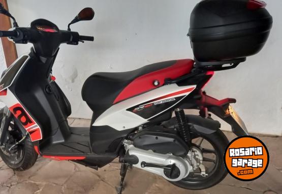 Motos - Aprilia SR 160 2023 Nafta 2500Km - En Venta