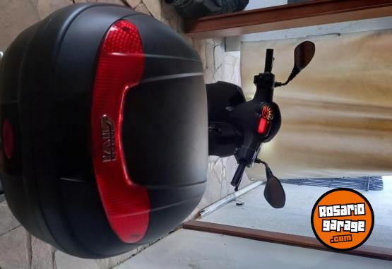 Motos - Aprilia SR 160 2023 Nafta 2500Km - En Venta