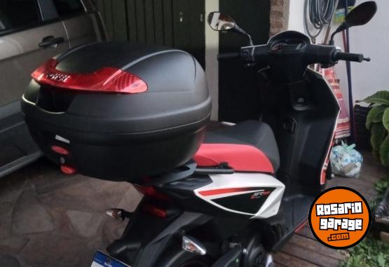 Motos - Aprilia SR 160 2023 Nafta 2500Km - En Venta