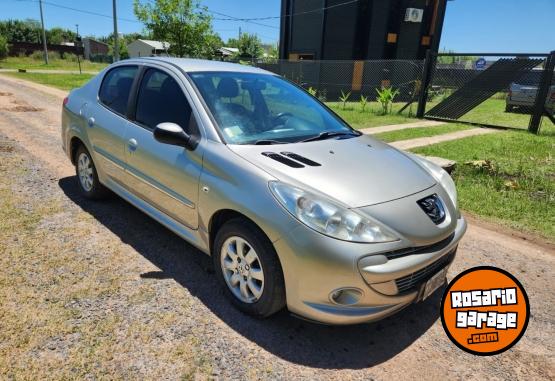 Autos - Peugeot 207 2013 Nafta 100000Km - En Venta