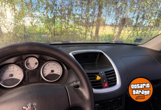 Autos - Peugeot 207 2014 Nafta 140000Km - En Venta