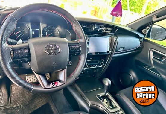 Camionetas - Toyota SW4 GR-S 2023 Diesel 34000Km - En Venta