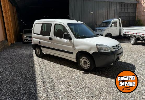 Utilitarios - Peugeot PARTNER 5 ASIENTOS 1.6L D 2017 Diesel 250000Km - En Venta