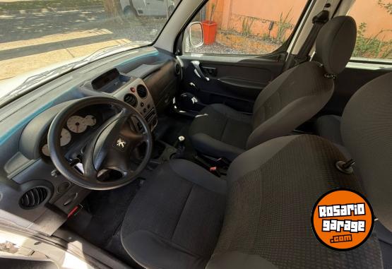 Utilitarios - Peugeot PARTNER 5 ASIENTOS 1.6L D 2017 Diesel 250000Km - En Venta