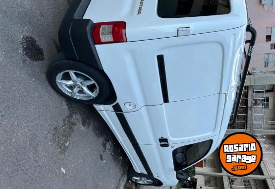 Utilitarios - Peugeot Partner 2012 Diesel 240000Km - En Venta