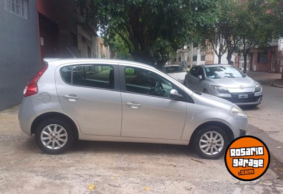Autos - Fiat PALIO ATTRACTIVE 1.4 2015 Nafta 97000Km - En Venta