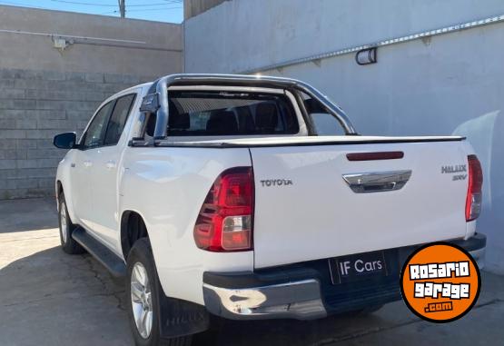 Camionetas - Toyota Toyota Hilux SRV 2.8 4x2 2017 Diesel 130000Km - En Venta