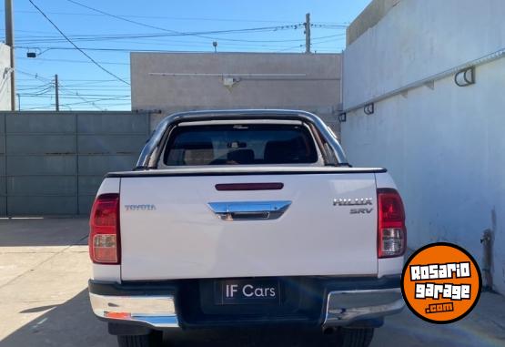 Camionetas - Toyota Toyota Hilux SRV 2.8 4x2 2017 Diesel 130000Km - En Venta