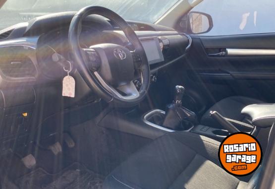 Camionetas - Toyota Toyota Hilux SRV 2.8 4x2 2017 Diesel 130000Km - En Venta