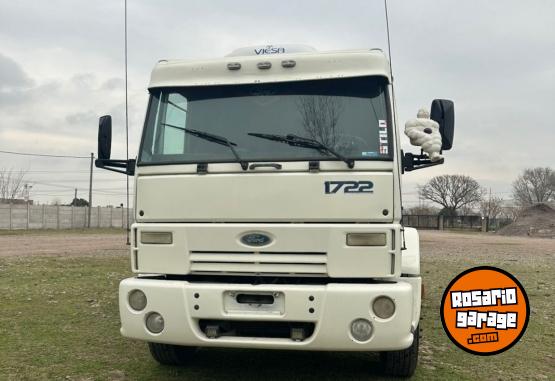 Camiones y Grúas - VENDO FORD CARGO 1722 2011 CON EQUIPO DE VOLQUETE - En Venta