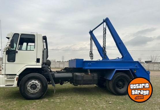 Camiones y Grúas - VENDO FORD CARGO 1722 2011 CON EQUIPO DE VOLQUETE - En Venta