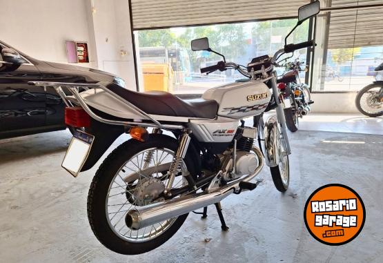 Motos - Suzuki AX 100 2024 Nafta 1700Km - En Venta