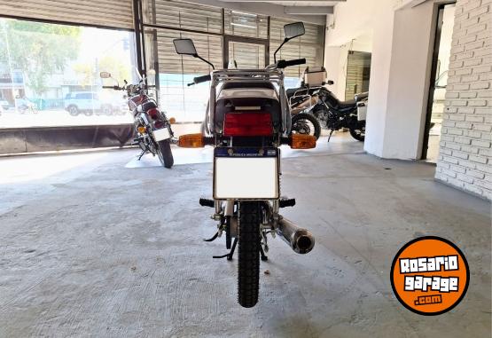 Motos - Suzuki AX 100 2024 Nafta 1700Km - En Venta