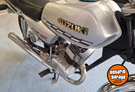 Motos - Suzuki AX 100 2024 Nafta 1700Km - En Venta