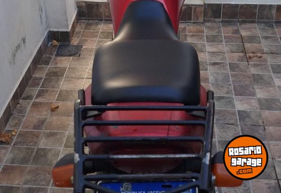 Motos - Suzuki EN 125 2 A 2016 Nafta 43000Km - En Venta