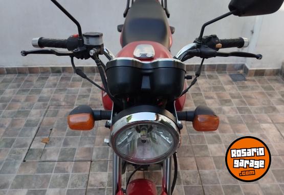 Motos - Suzuki EN 125 2 A 2016 Nafta 43000Km - En Venta