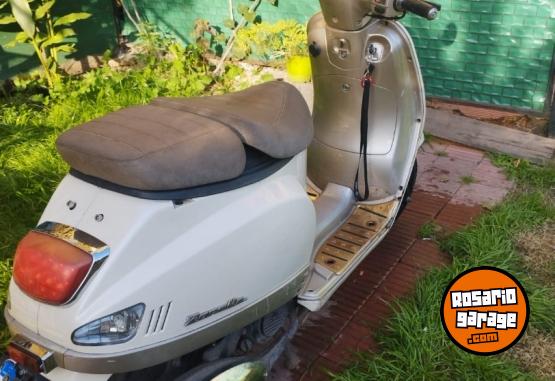 Motos - Zanella styler 150 exclusive 2018 Nafta 15000Km - En Venta