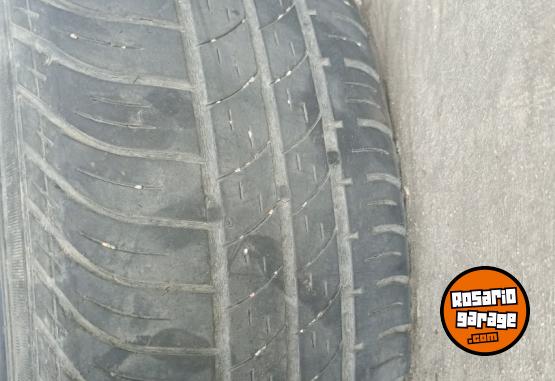 Accesorios para Autos - Vendo cubiertas Pirelli - En Venta