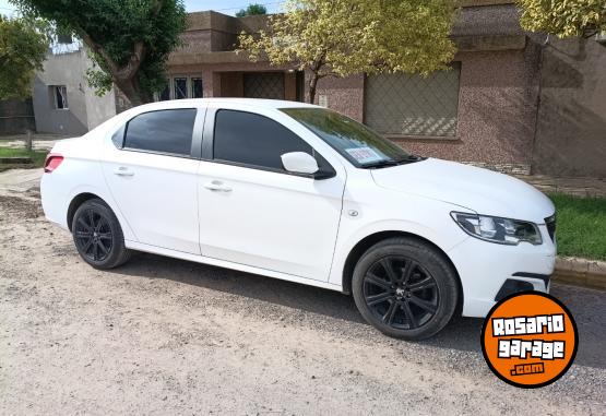 Autos - Peugeot 301 2017 Nafta 78000Km - En Venta