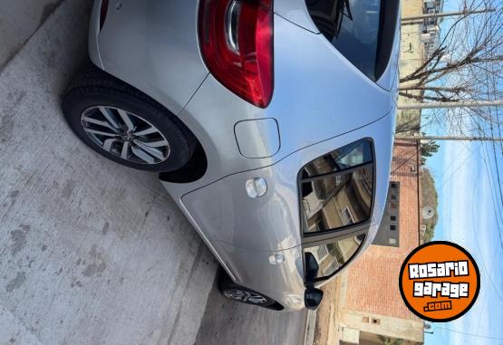 Autos - Renault Sandero intense 2020 Nafta 78000Km - En Venta